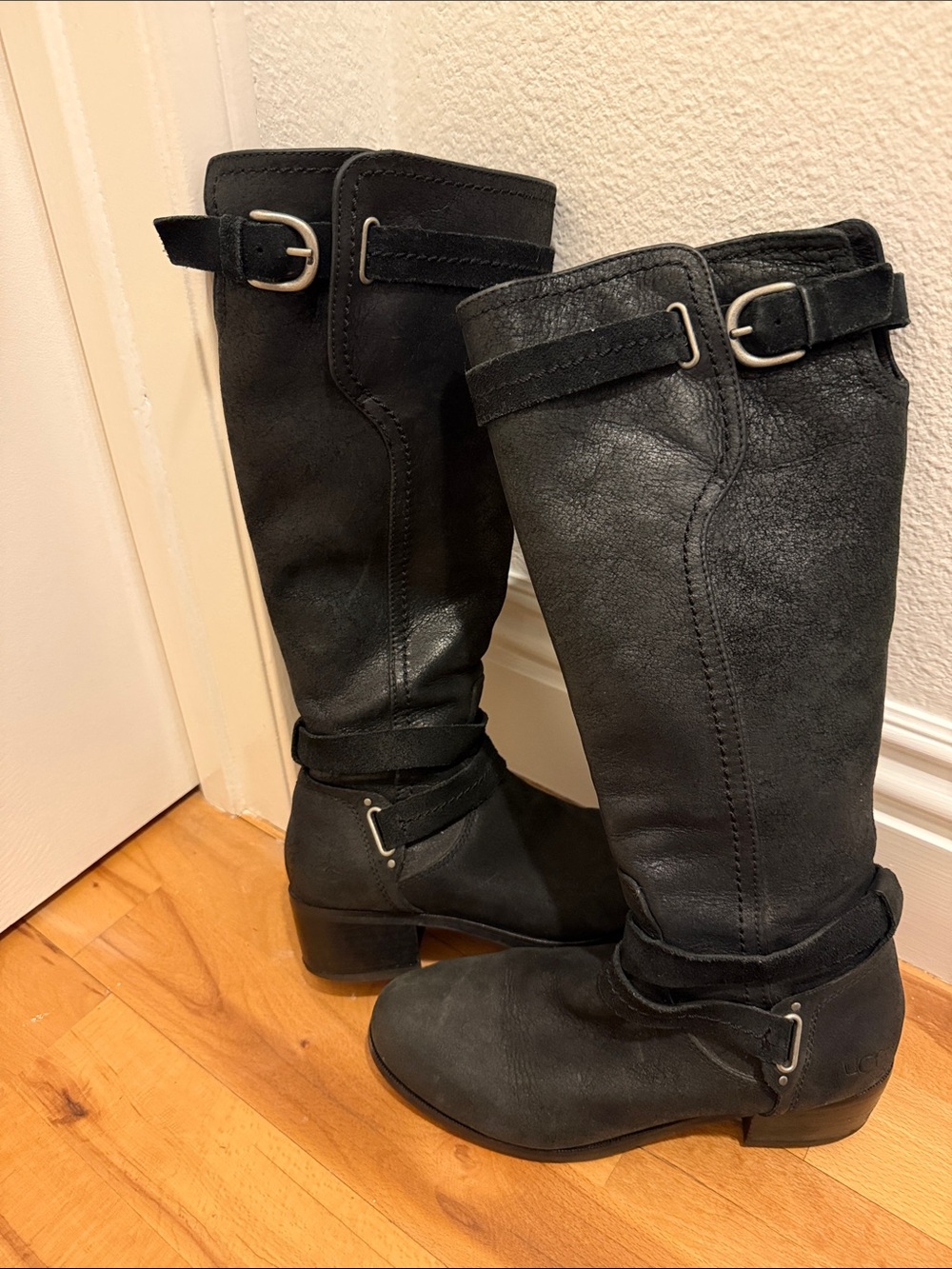 UGG Women’s Darcie Knee-High Riding Boots Black with Zippers - Picture 3 of 8